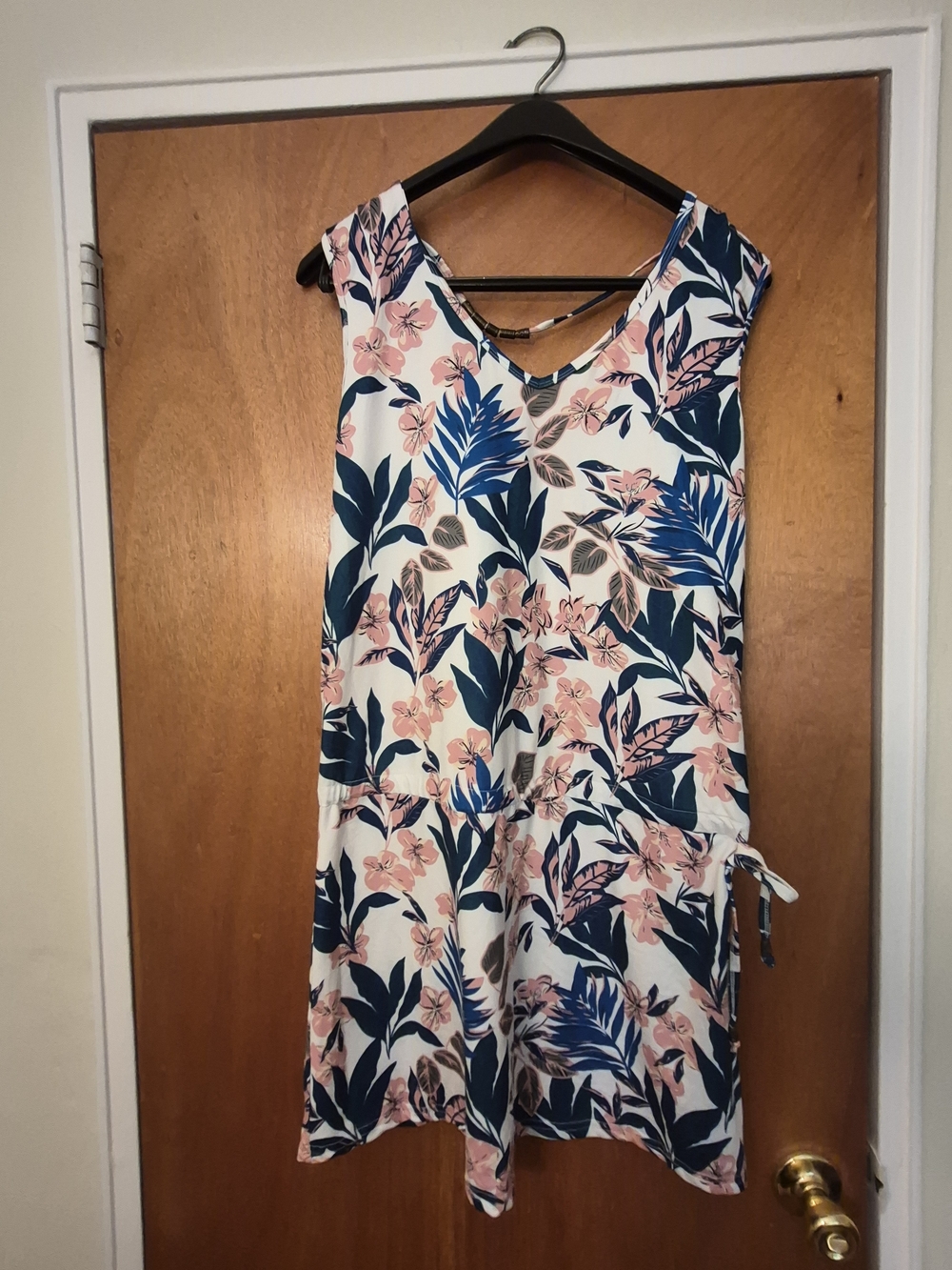 Floral V-Neck Sleeveless Summer Dress in White, Navy & Blush
